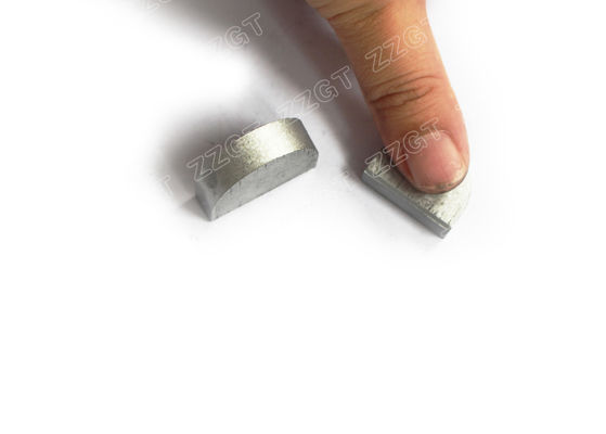 Dentes do moedor do coto dos produtos do carboneto cimentado de K30 B220 com forma da unha do polegar